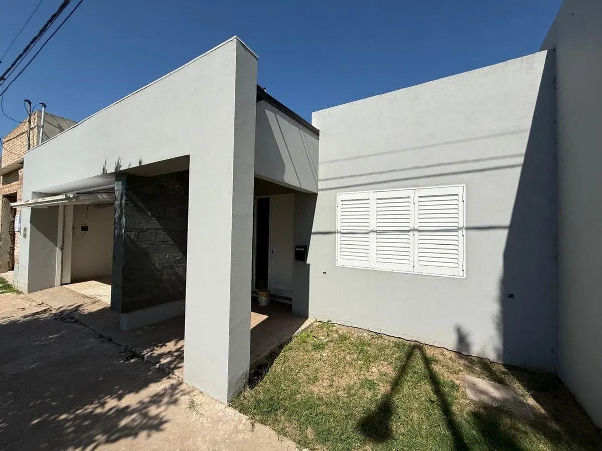 VENTA CASA A ESTRENAR - Barrio Oeste, Esperanza.- 3