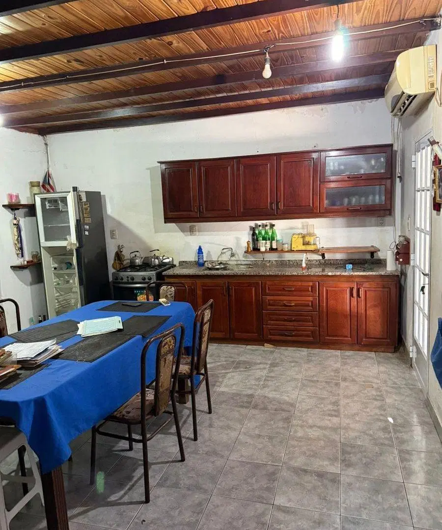VENTA CASA DOS DORMITORIOS - BARRIO OESTE 3