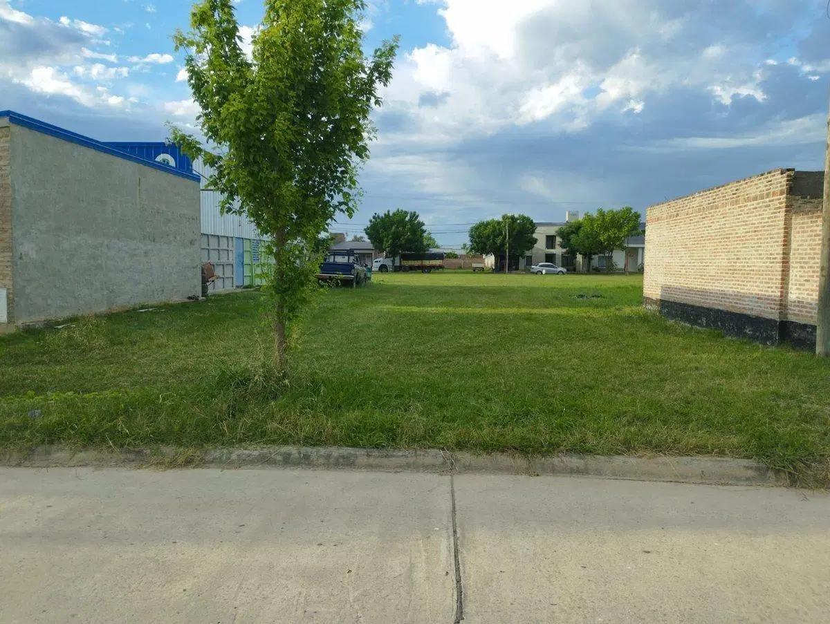 VENTA TERRENO - LOCALIDAD DE HUMBOLDT.- 3