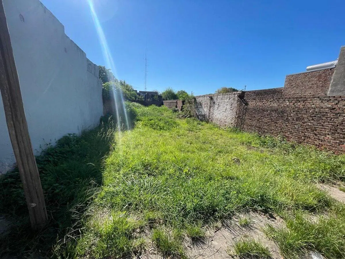 VENTA DE LOTE EN BARRIO OESTE 4
