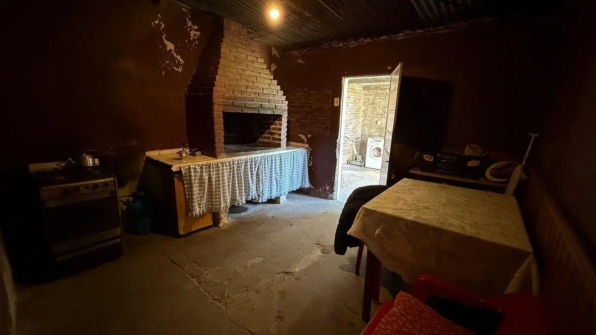 VENTA Casa dos dormitorios y gran terreno. 3