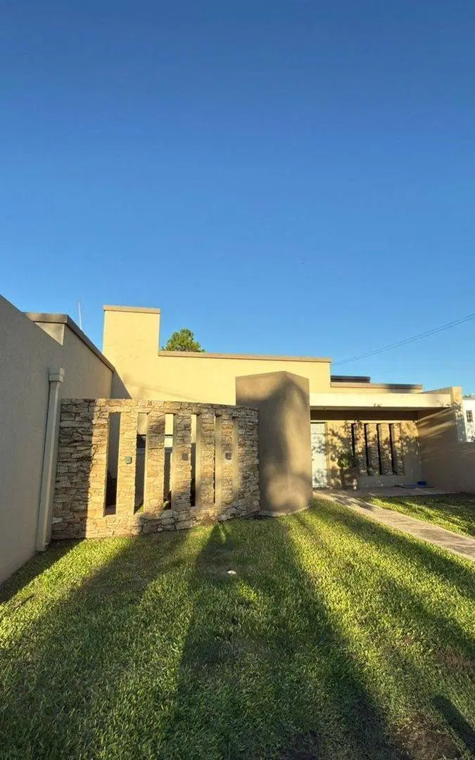 VENTA DE CASA DE CATEGORÍA EN NUEVO TORINO 3