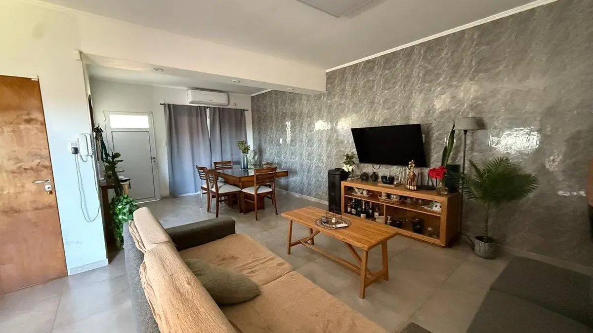 VENTA CASA TRES DORMITORIOS Bº NORTE 5