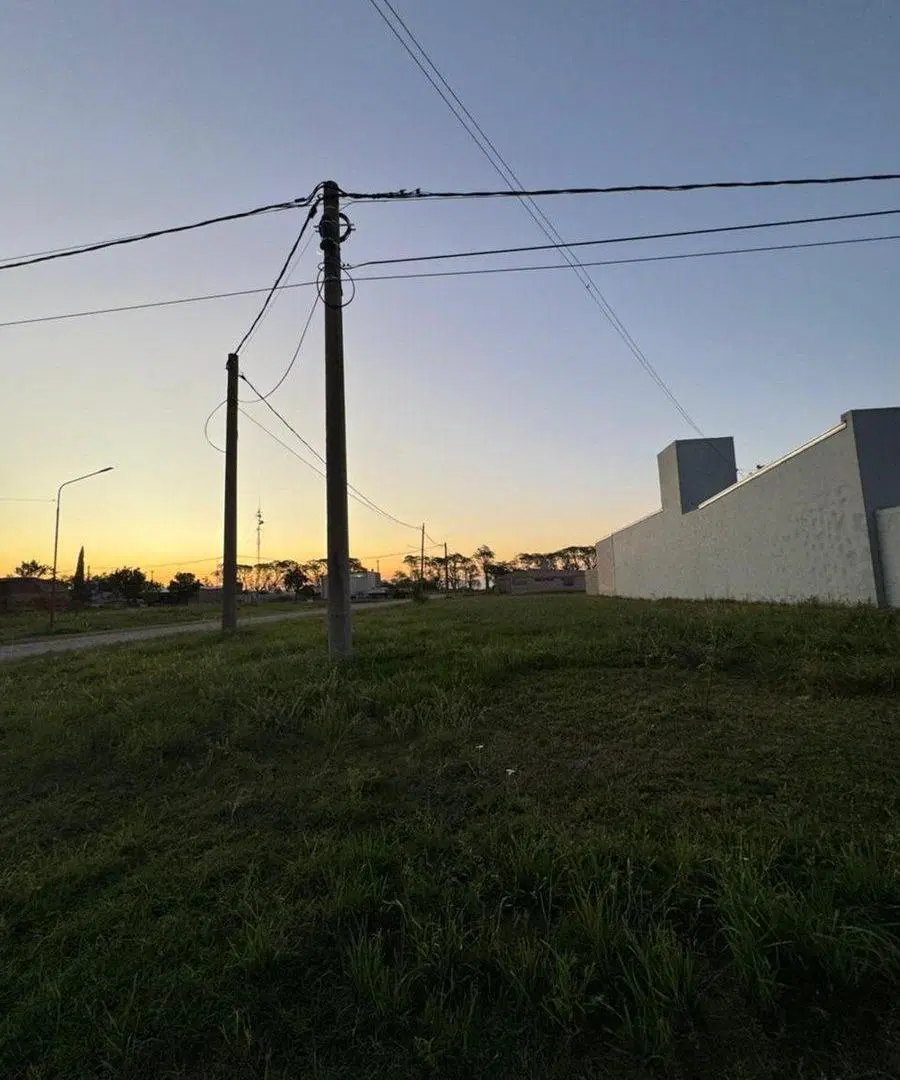 LOTE CON SERVICIOS A LA VENTA EN NUEVO TORINO 2