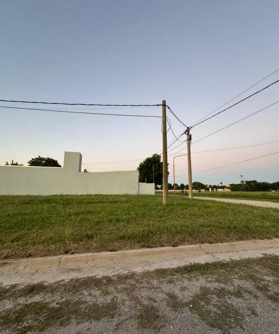 LOTE CON SERVICIOS A LA VENTA EN NUEVO TORINO 4