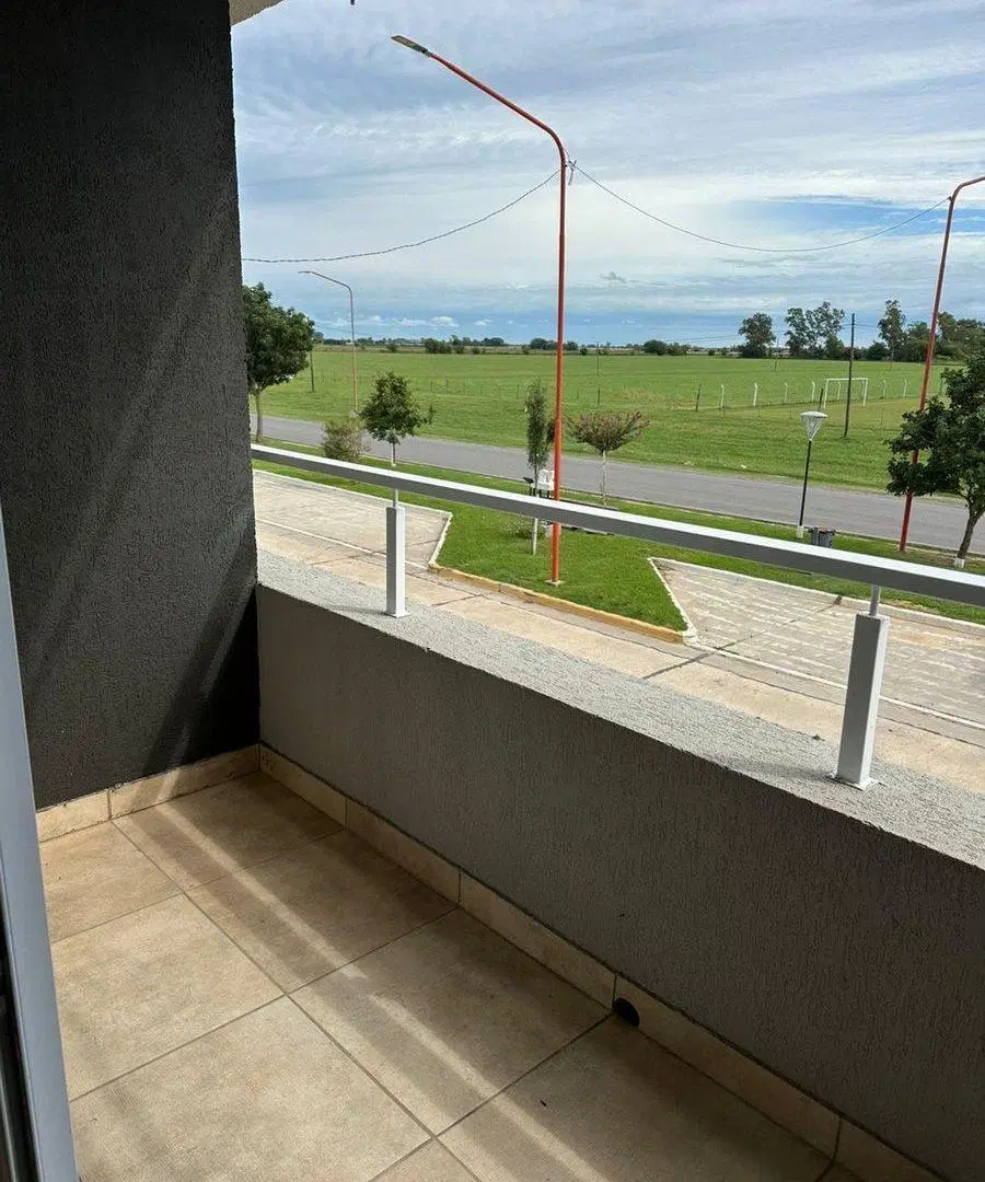VENTA DEPTO 5 FRENTE + COCHERA - FRANCK 4
