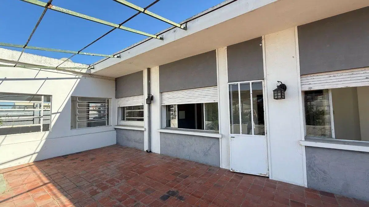 VENTA CASA 2 DORMITORIOS PLANTA ALTA B° CENTRO 5