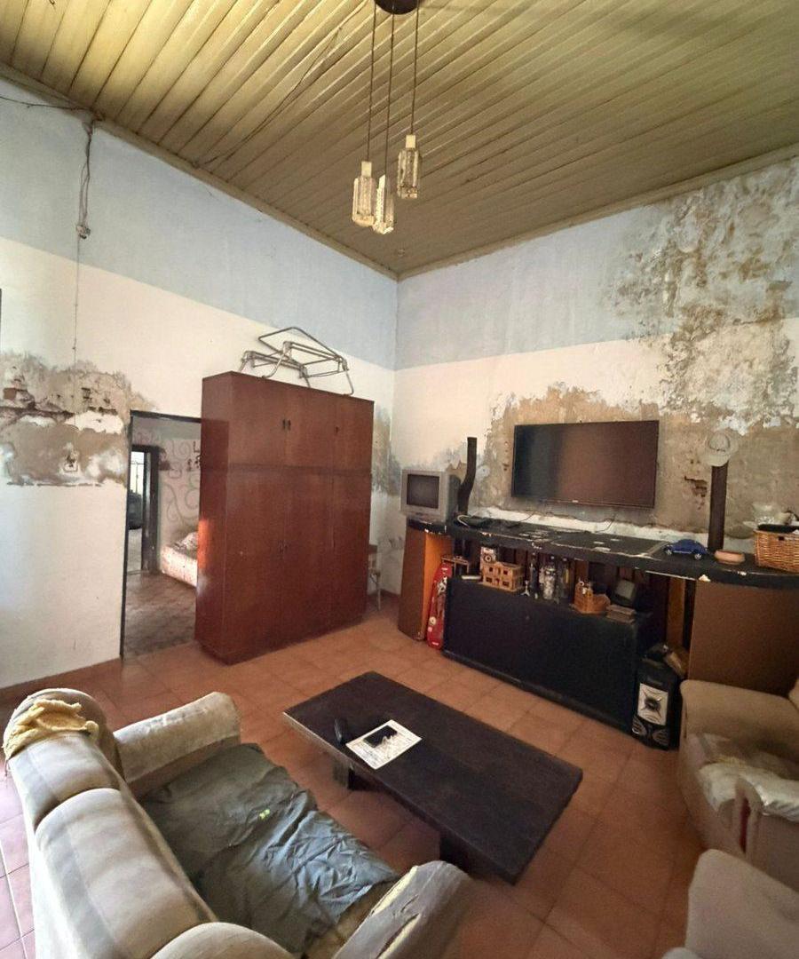 VENTA CASA CENTRICA A REFACCIONAR