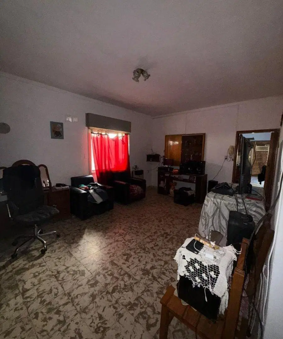 VENTA CASA 2 DORMITORIOS + LOCAL ZONA NORTE 8