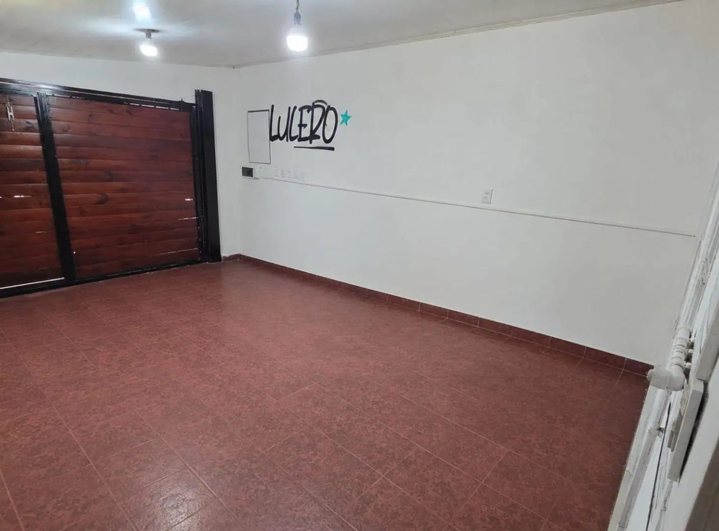 VENTA CASA FAMILIAR BARRIO OESTE 2 dormis + garaje 3