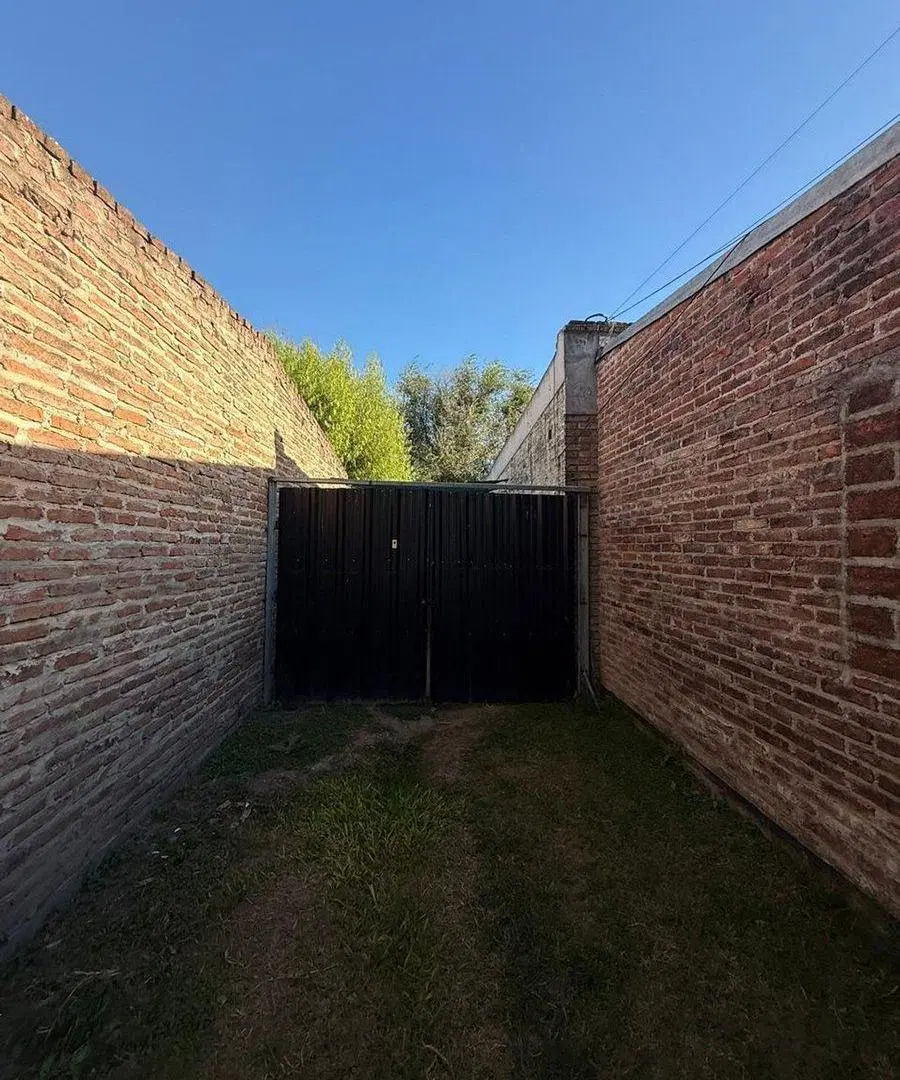 VENTA CASA MÁS DEPARTAMENTO EN PILAR 4