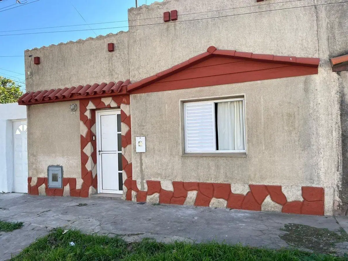 VENTA CASA 2 DORMITORIOS ZONA CENTRO 3
