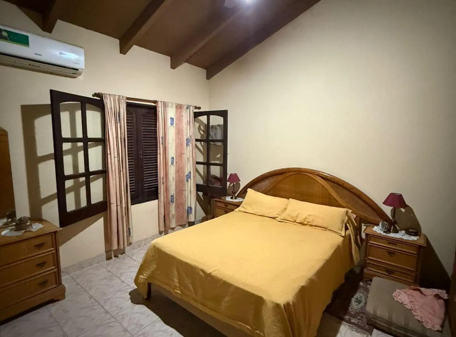 VENTA CASA BARRIO ESTE 4