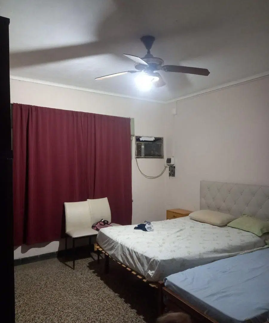 Venta casa dos dormitorios y local en Maria Luisa 4