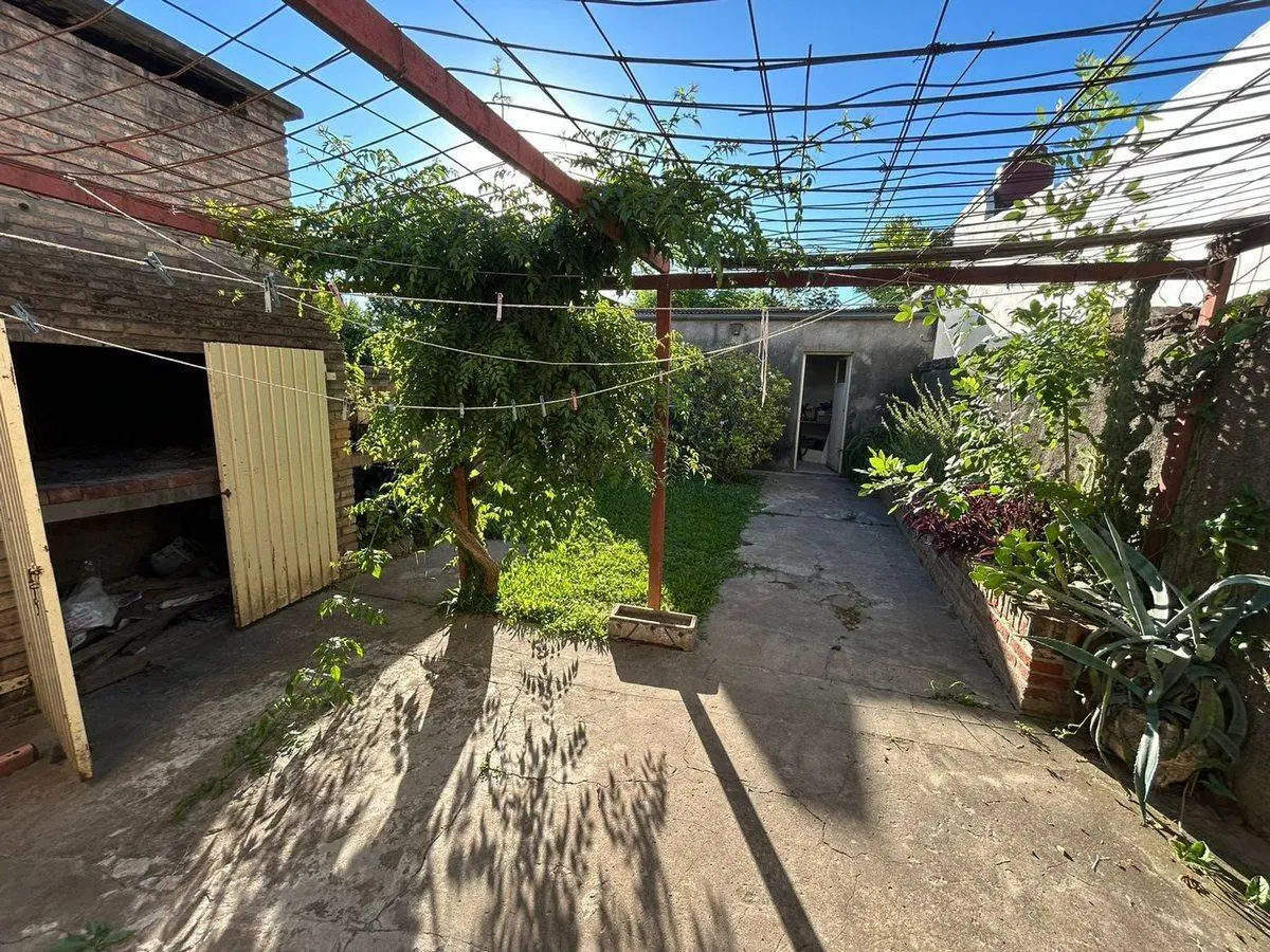VENTA DE CASA EN BARRIO OESTE 4