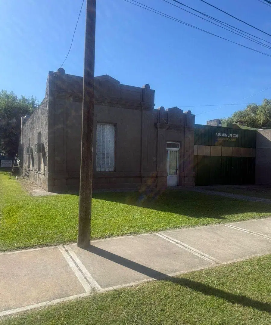 VENTA CASA ANTIGUA 2 DORMITORIOS - HUMBOLDT.- 4