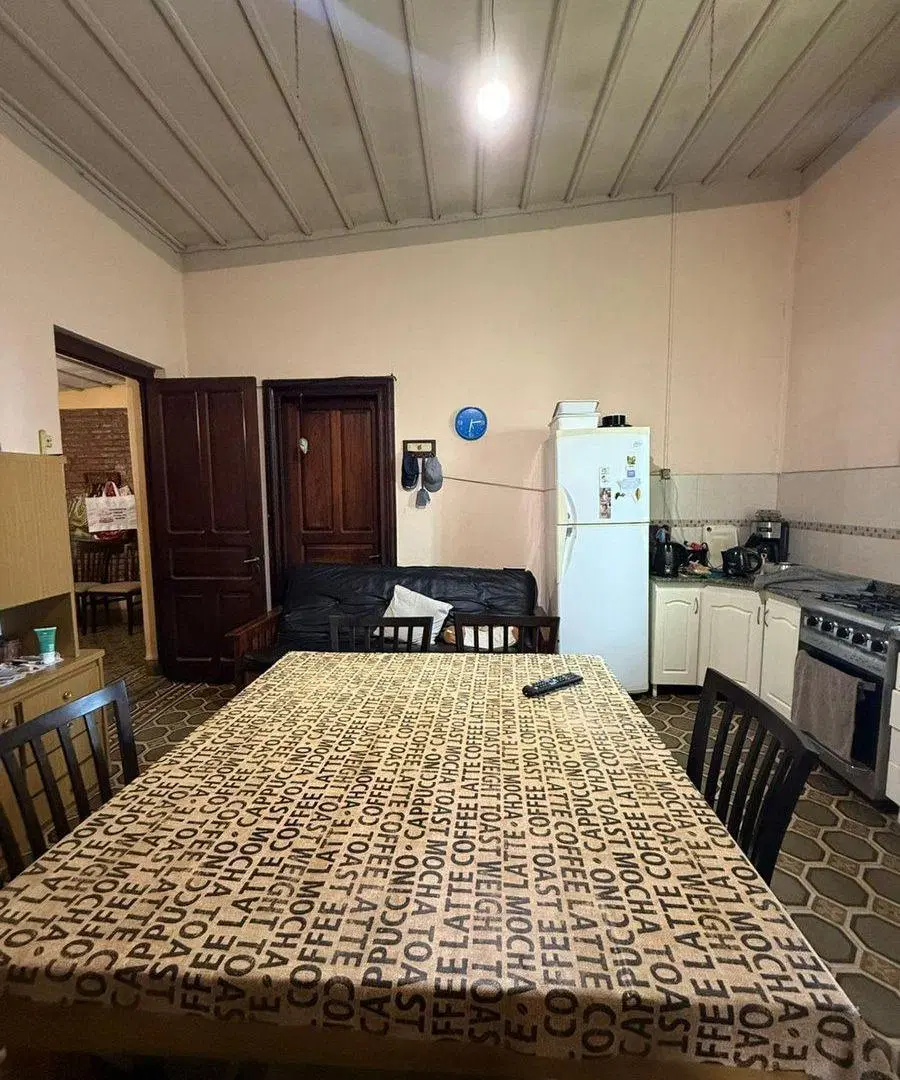 VENTA CASA ANTIGUA 2 DORMITORIOS - HUMBOLDT.- 3