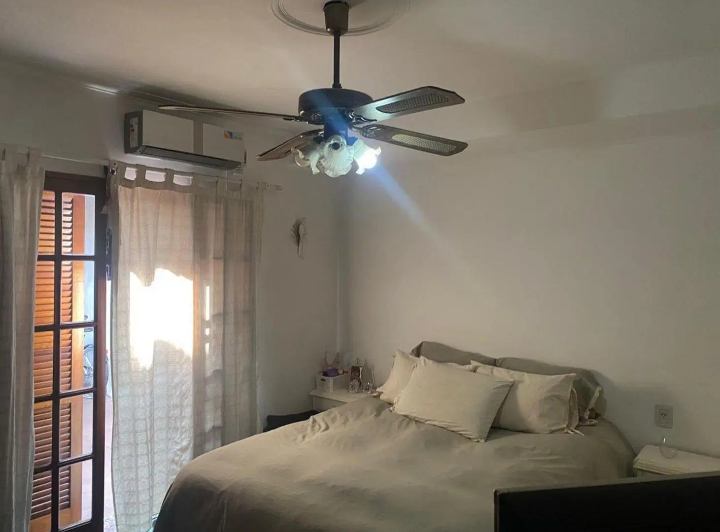 VENTA CASA 3 DORMITORIOS - ZONA ESTE 4