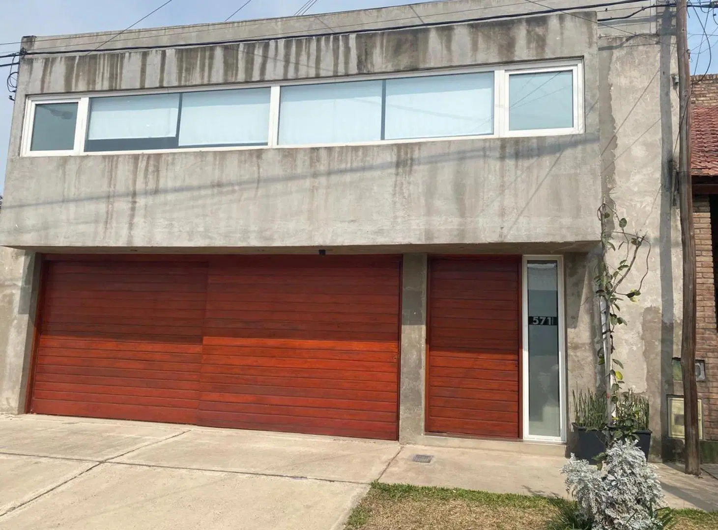 VENTA CASA 3 DORMITORIOS - ZONA ESTE 2