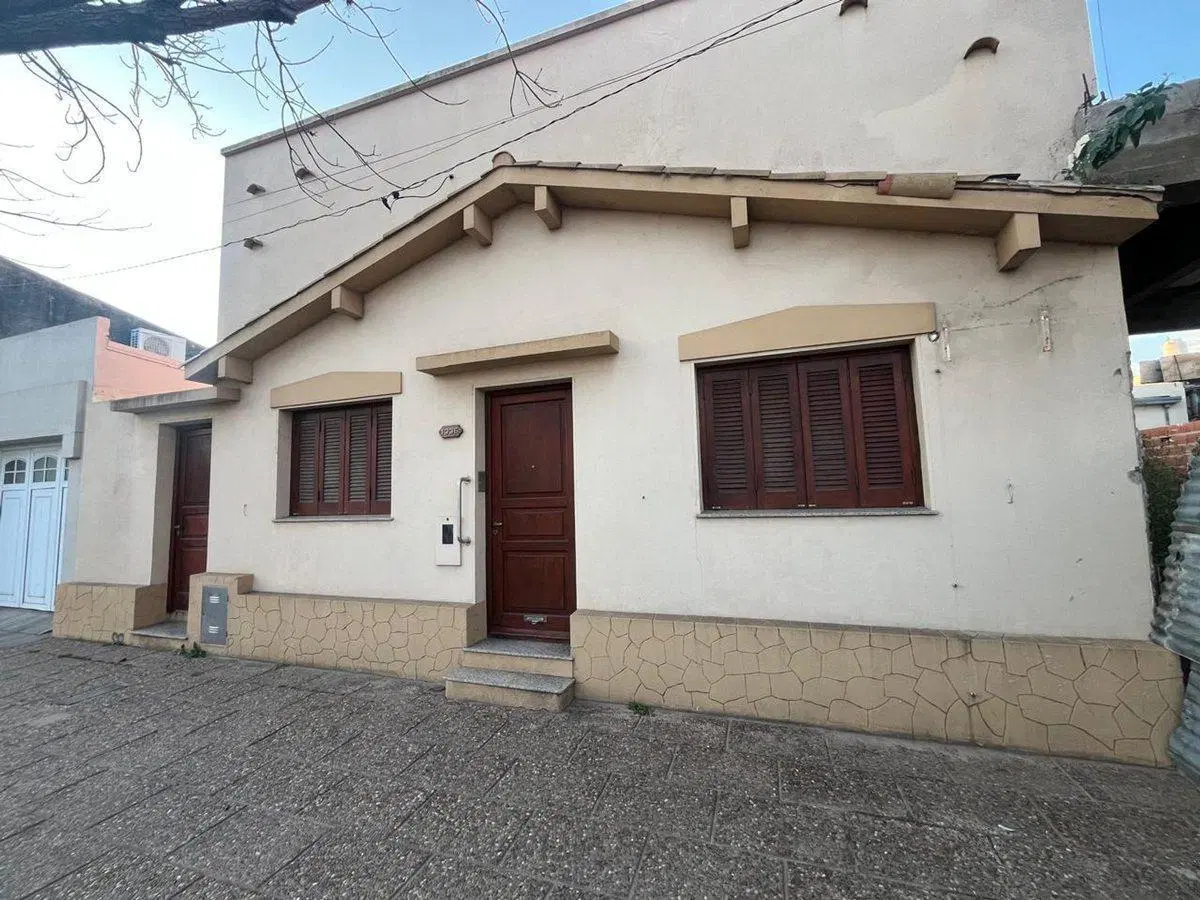 VENTA CASA 3 DORMITORIOS ZONA CENTRO 2