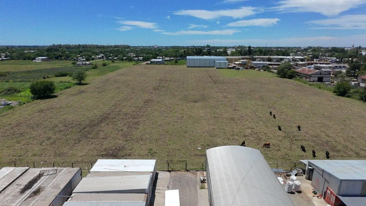 VENTA MACIZO APTO DESARROLLO ZONA OESTE 3