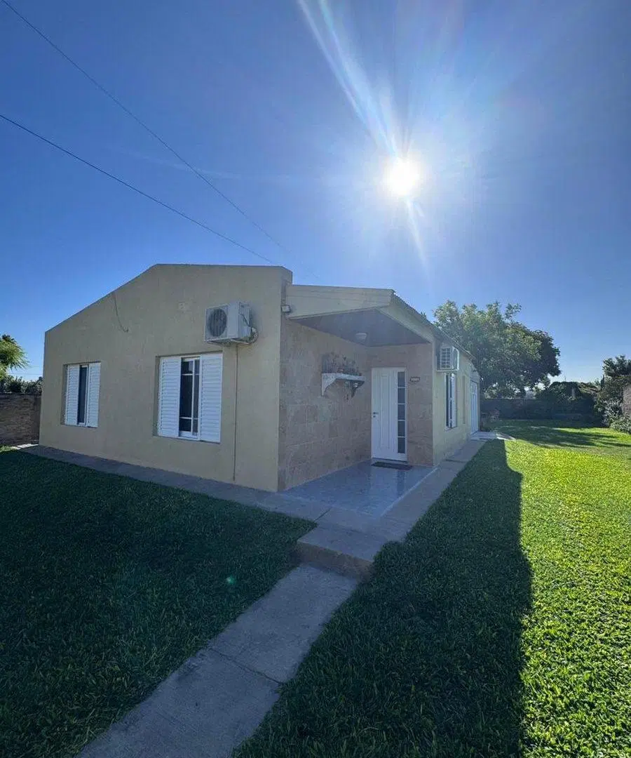 VENTA CASA 3 DORMITORIOS - HUMBOLDT.- 2