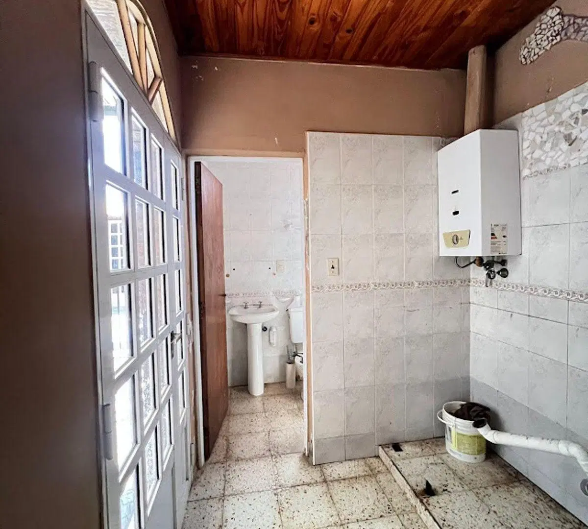EN VENTA CASA BARRIO SUR - CON QUINCHO Y PILETA 8