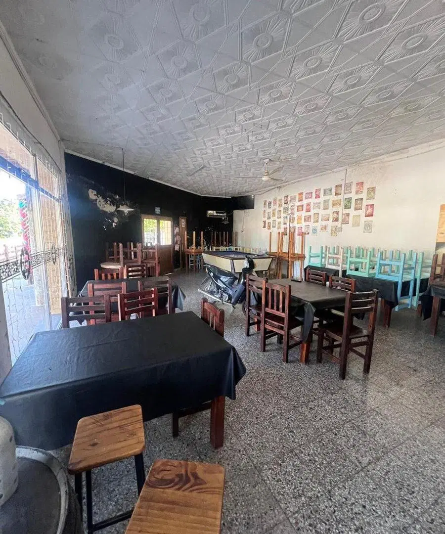 VENTA DE CASA Y LOCAL SOBRE RUTA NELSON 2