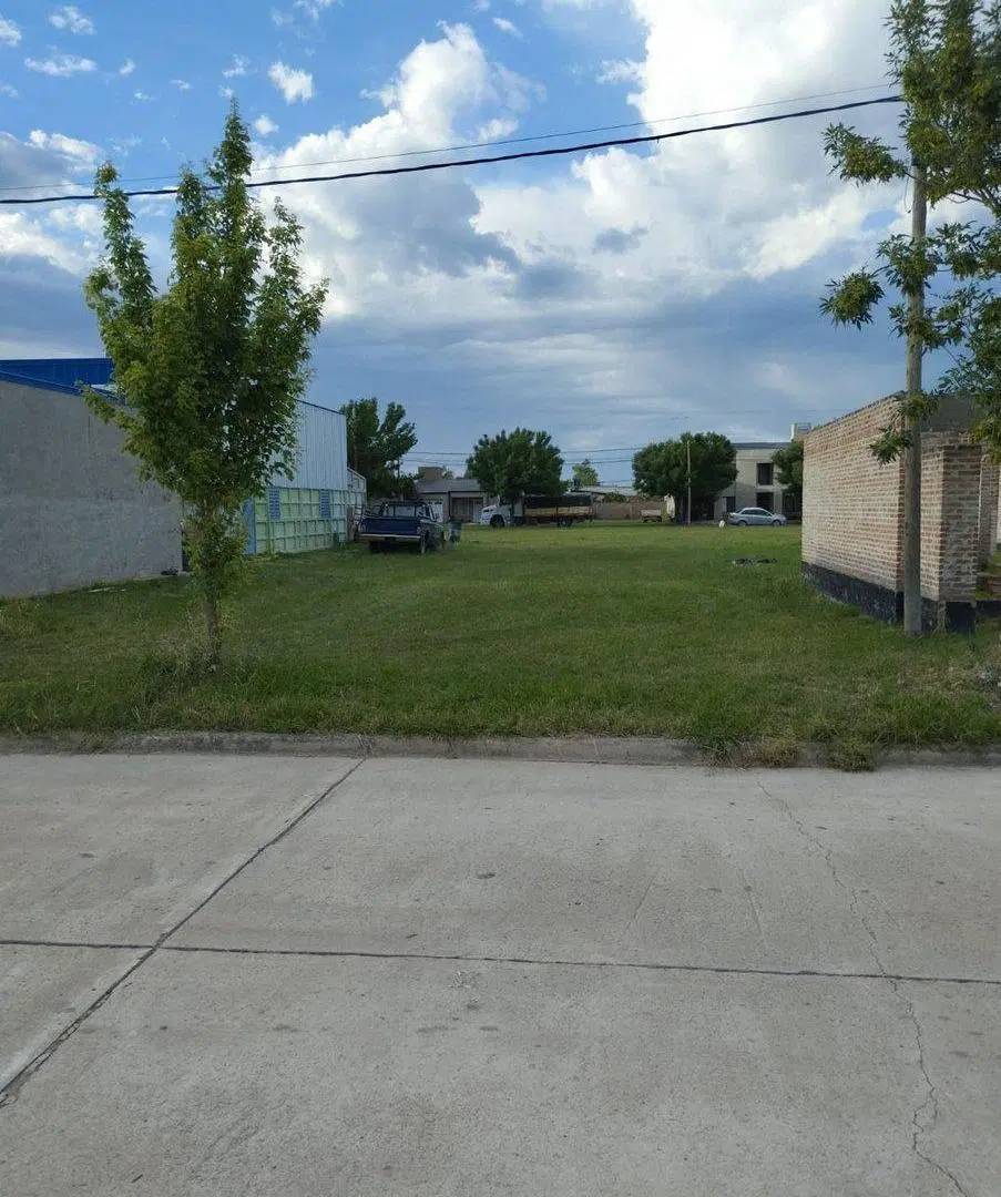 VENTA TERRENO - LOCALIDAD DE HUMBOLDT.- 3