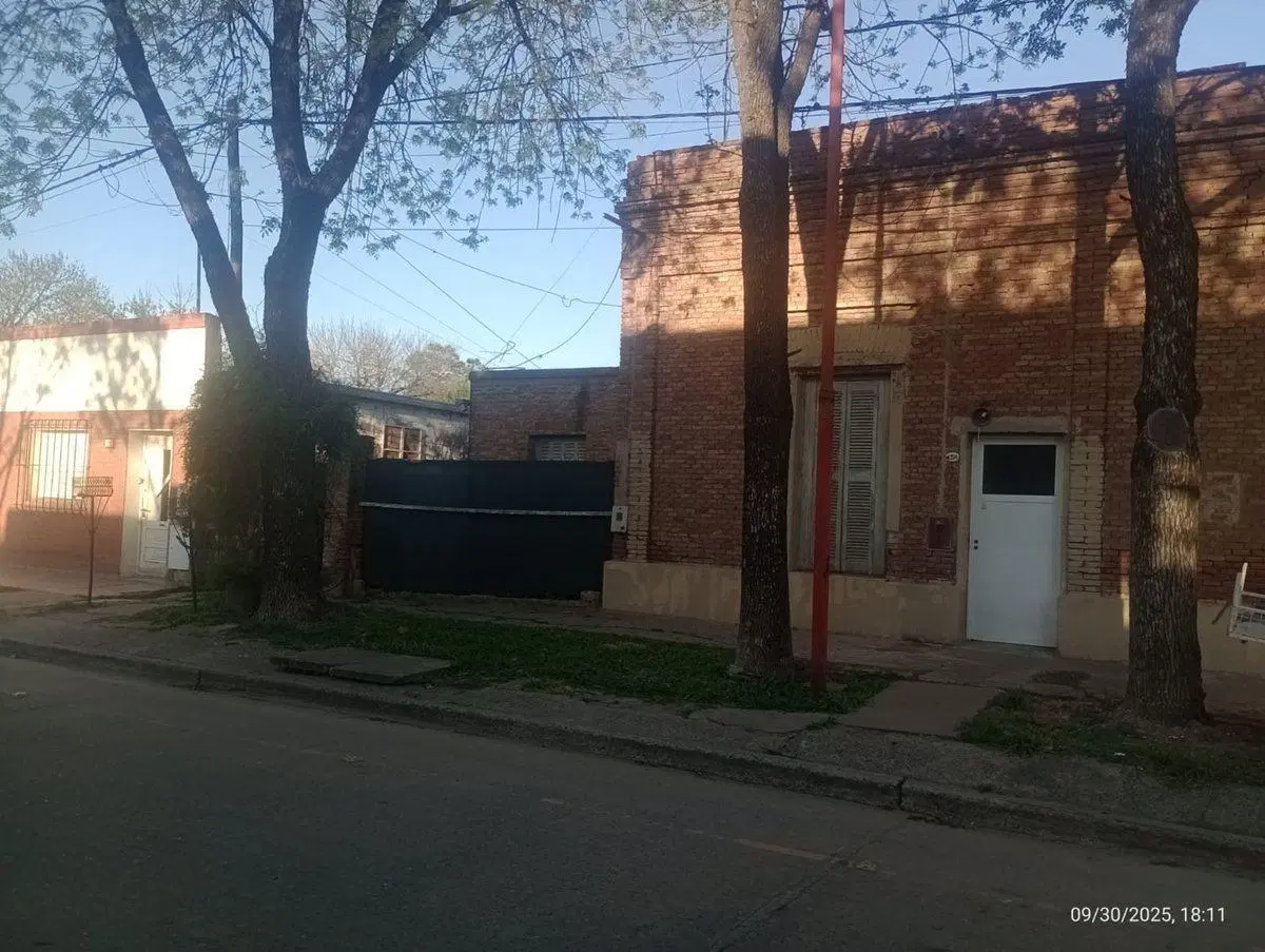 VENTA CASA 2 DORMITORIOS - ZONA CENTRO.- 3