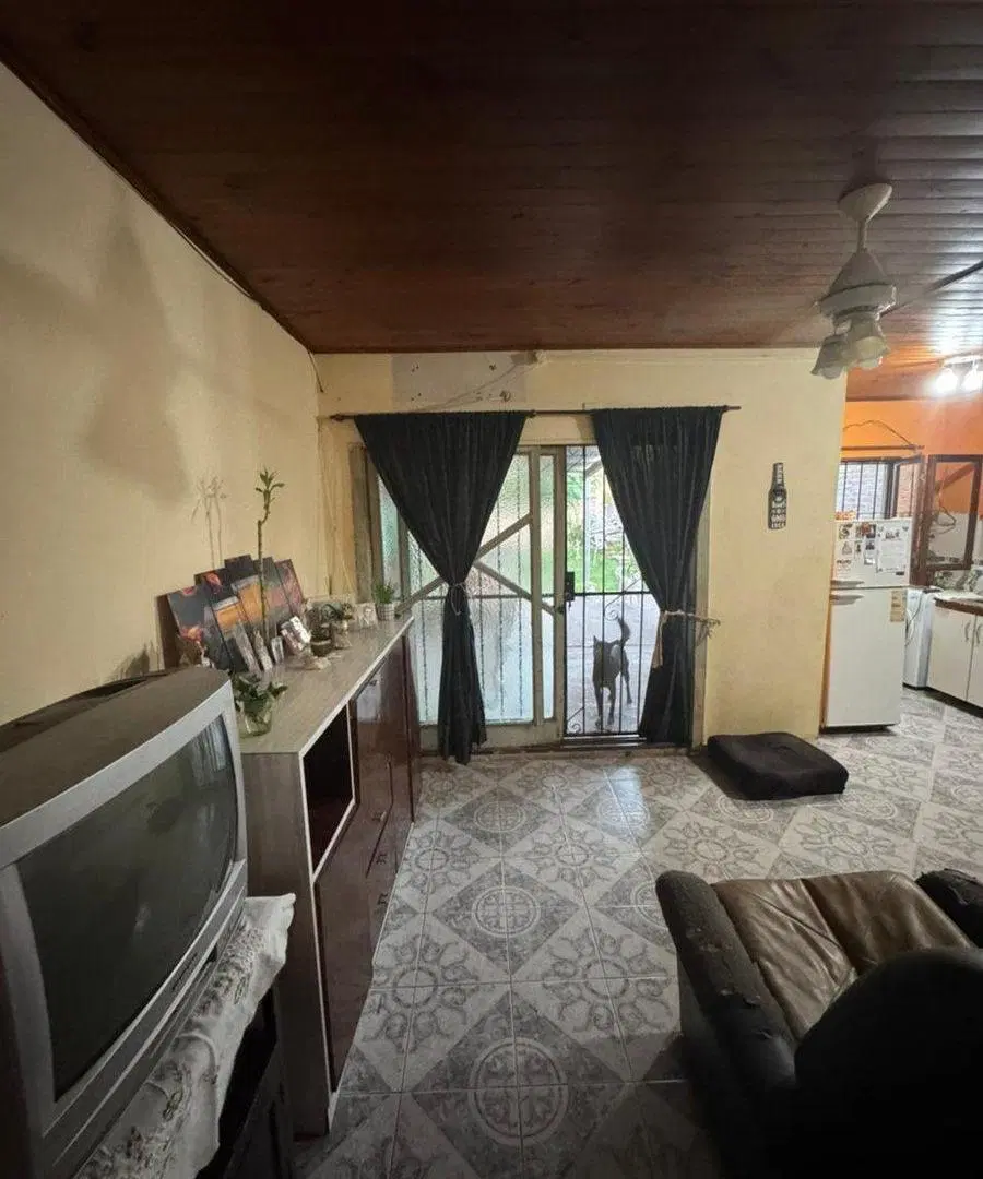 VENTA CASA TRES DORMITORIOS - BARRIO CENTRO 4