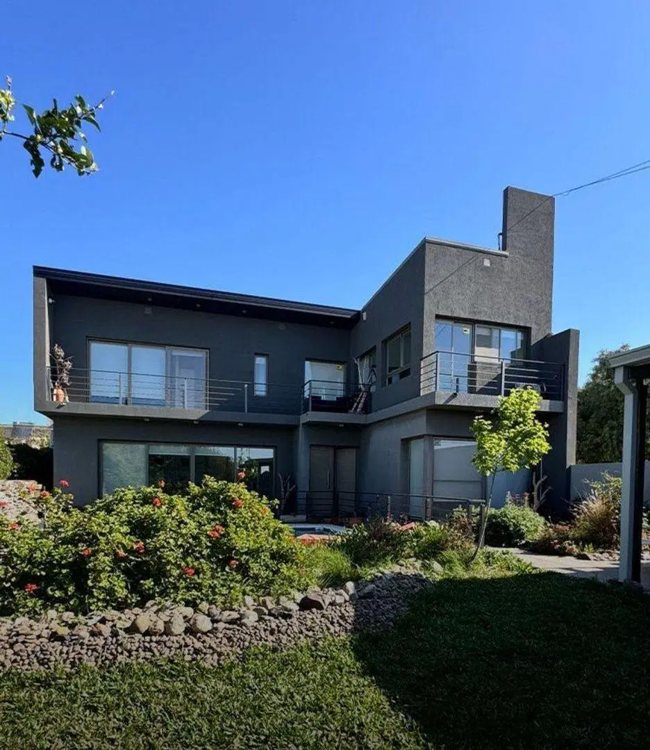 VENTA CASA DE CATEGORÍA EN ESPERANZA 2