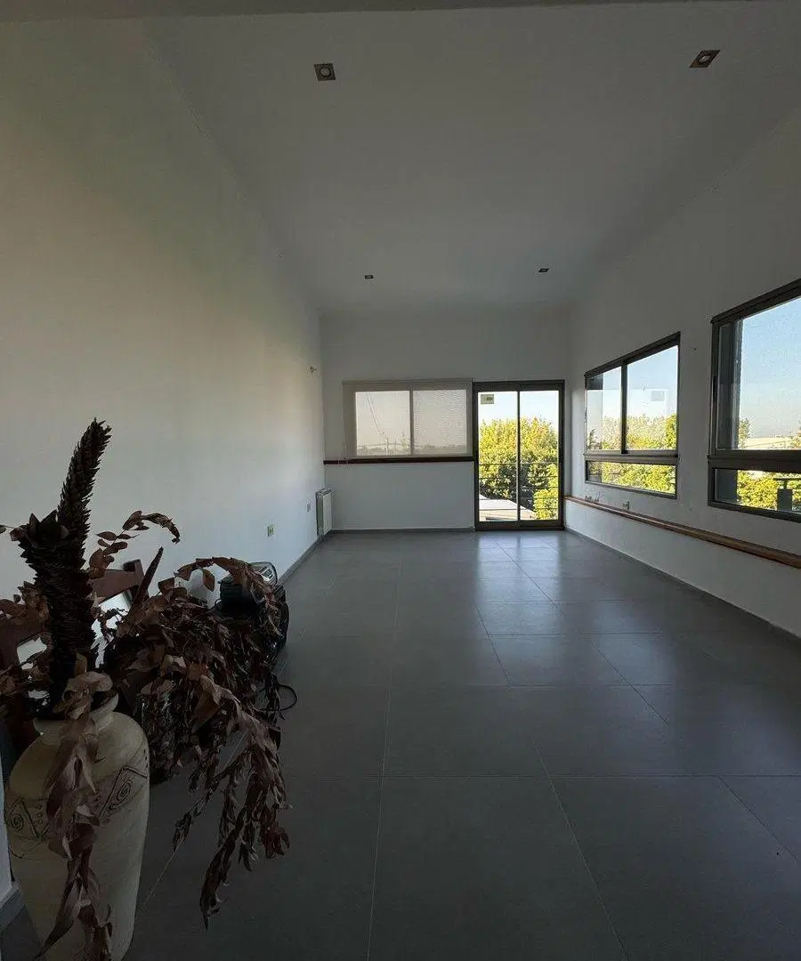 VENTA CASA DE CATEGORÍA EN ESPERANZA 4