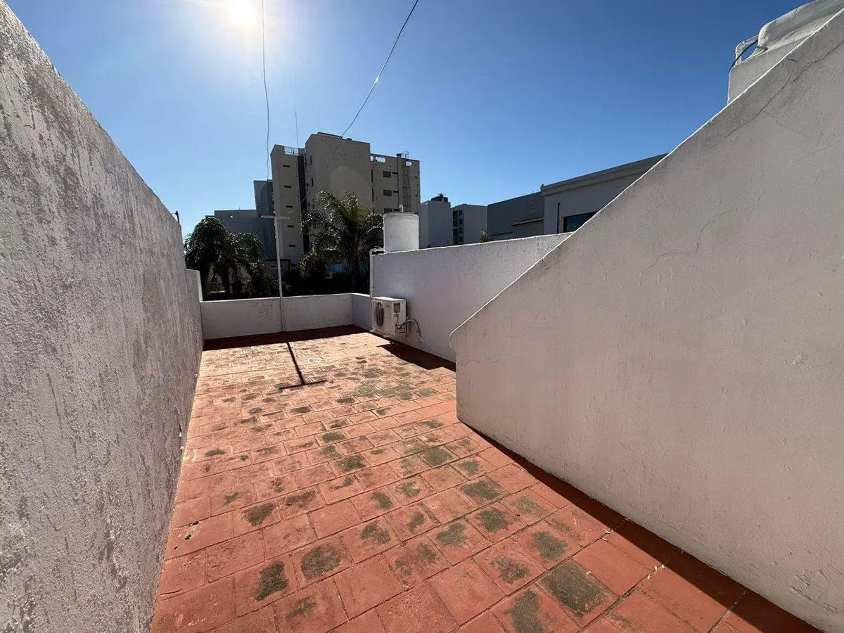 VENTA CASA TRES DORM A 300 MTS PLAZA SAN MARTIN 4