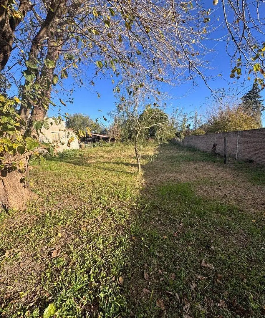 Venta Casa a refaccionar amplio terreno - Ruta 70 7