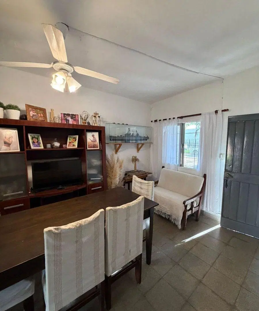 VENTA CASA 2 DORMITORIOS - ZONA ESTE 4