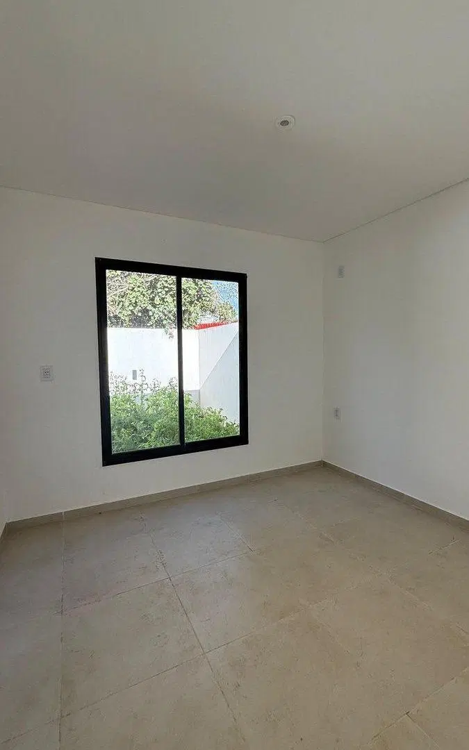 VENTA CASITA 2 DORM BARRIO PARQUE 5