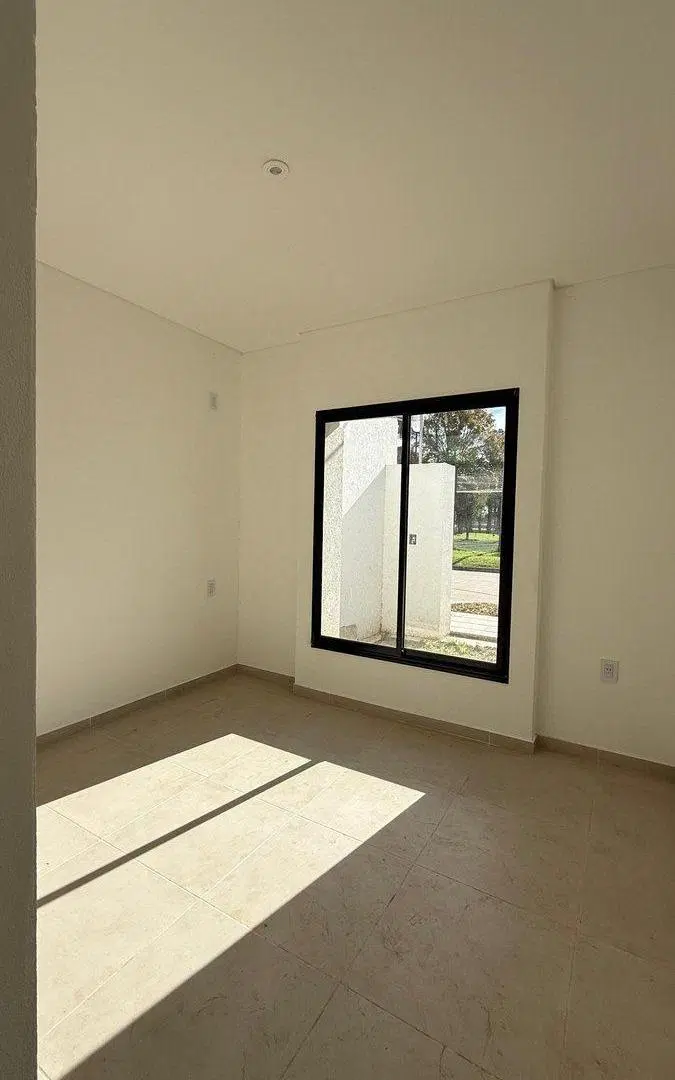 VENTA CASITA 2 DORM BARRIO PARQUE 2