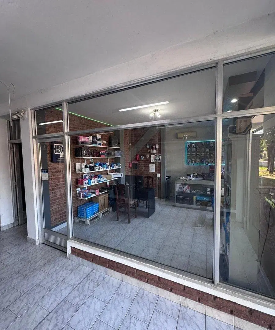 VENTA GALERIA COMERCIAL HUMBOLDT 4
