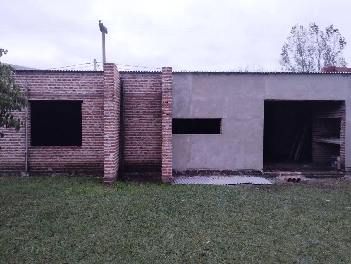 VENTA CASA EN CONSTRUCCIÓN AMPLIO TERRENO -FELICIA 3