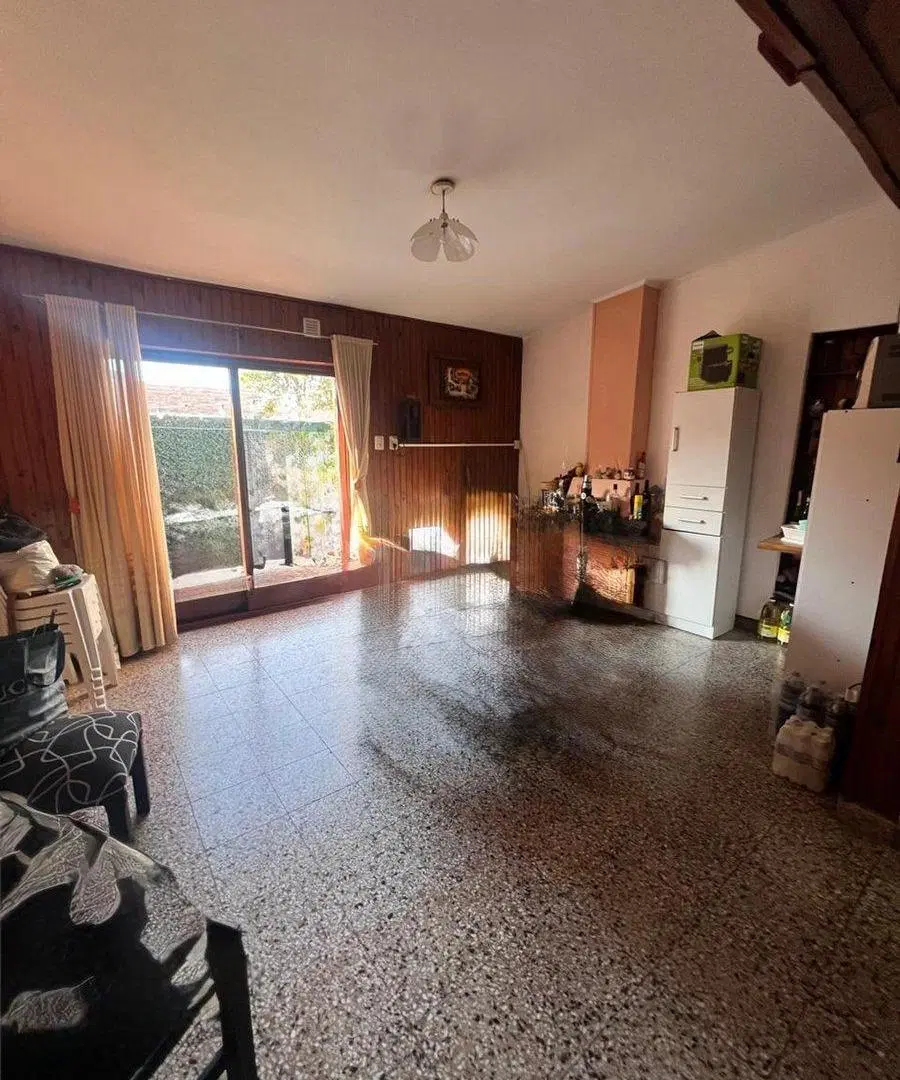 VENTA CASA tres dormitorios - Barrio sur.- 3