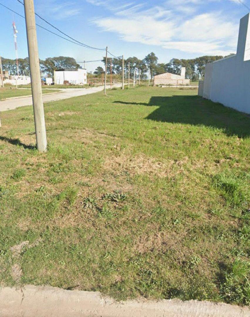 LOTE CON SERVICIOS A LA VENTA EN NUEVO TORINO