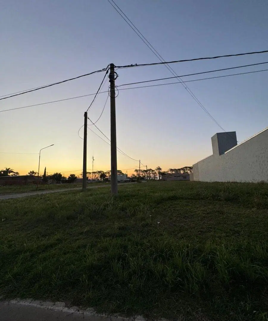 LOTE CON SERVICIOS A LA VENTA EN NUEVO TORINO 2
