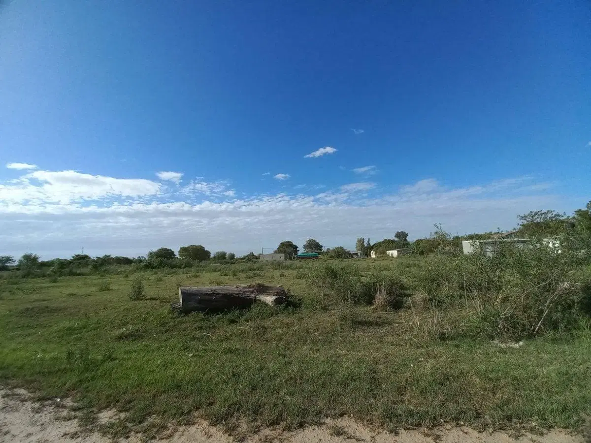 VENTA AMPLIO LOTE EN FELICIA 2