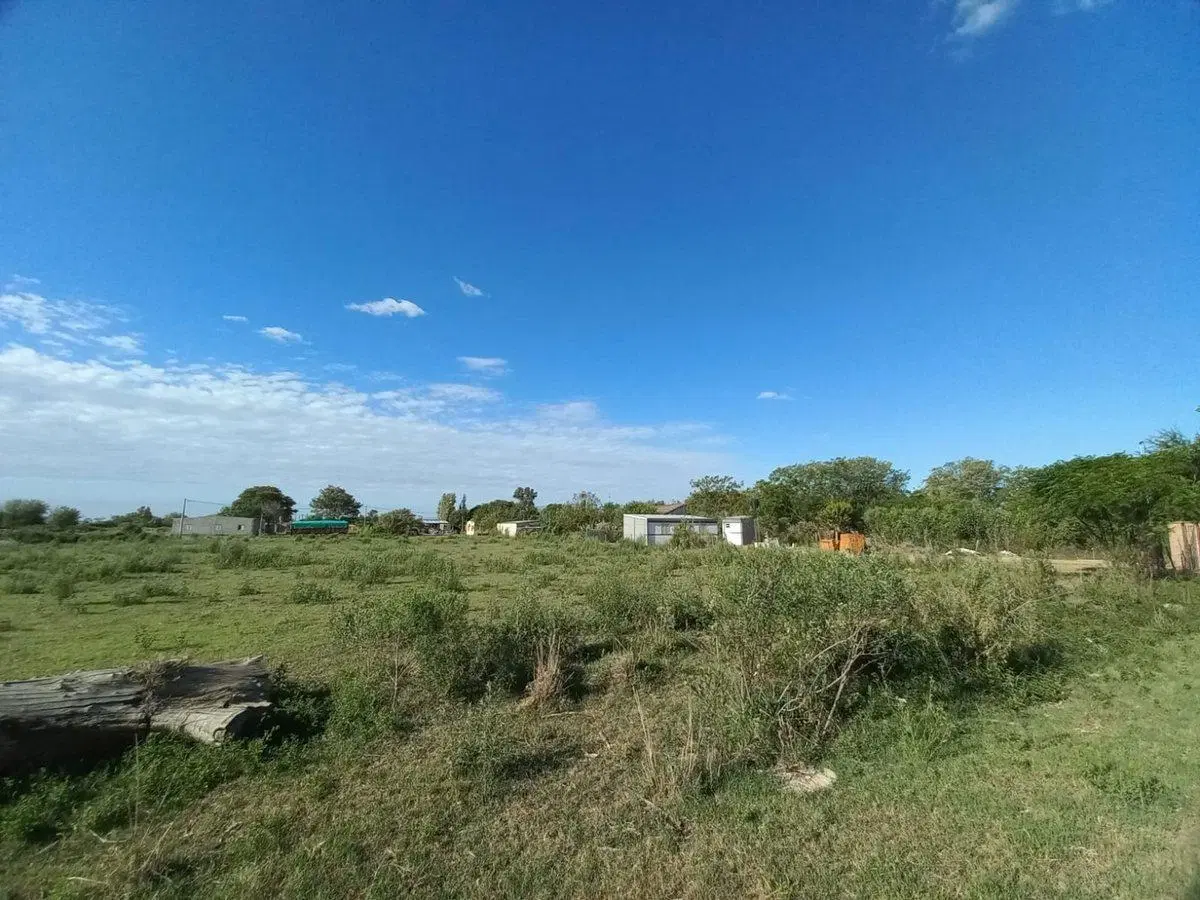 VENTA AMPLIO LOTE EN FELICIA 3