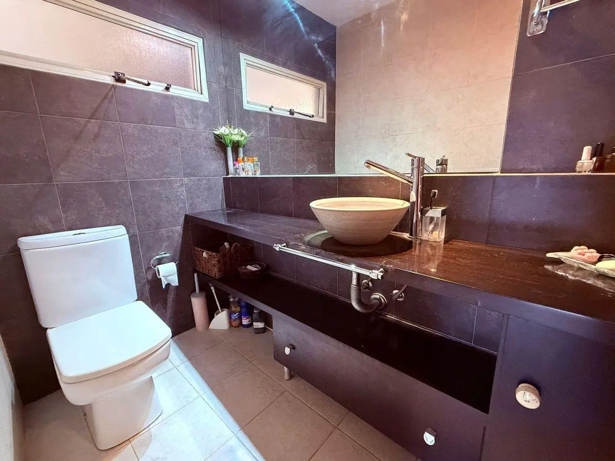 VENTA CASA 3 DORM SOBRE AV. COLONIZADORES 3