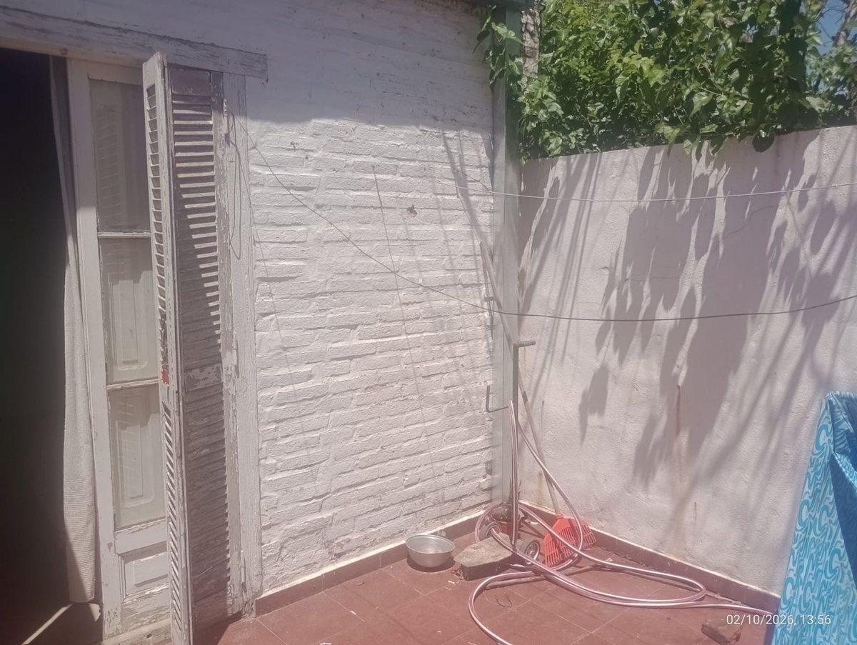 Foto de VENTA DPTO BARRIO OESTE, AMPLIO, CON PATIO, imagen 4