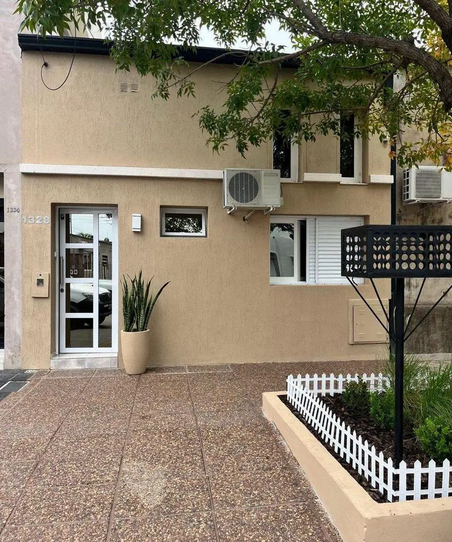 VENTA CASA EN PH -ZONA CÉNTRICA 2