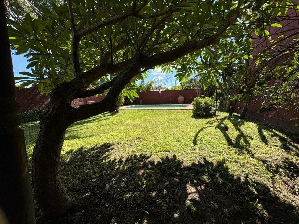VENTA AMPLIA CASA 2 PLANTAS- CENTRO DE ESPERANZA 5