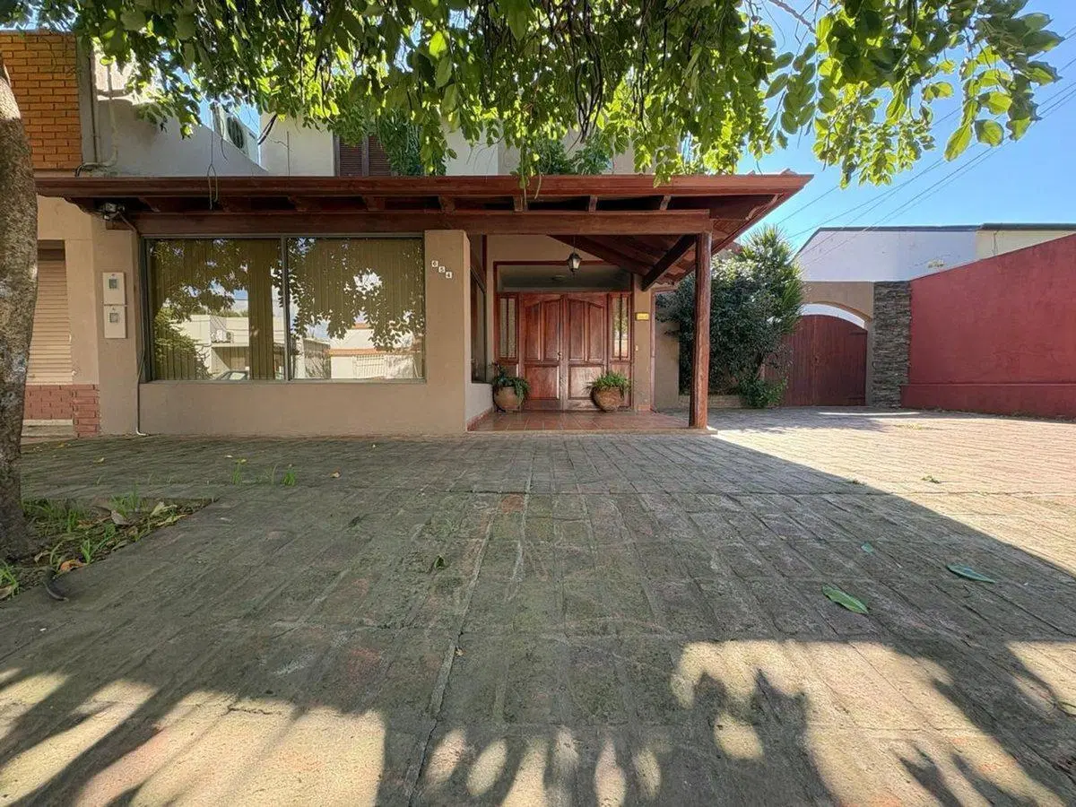 VENTA AMPLIA CASA 2 PLANTAS- CENTRO DE ESPERANZA 2